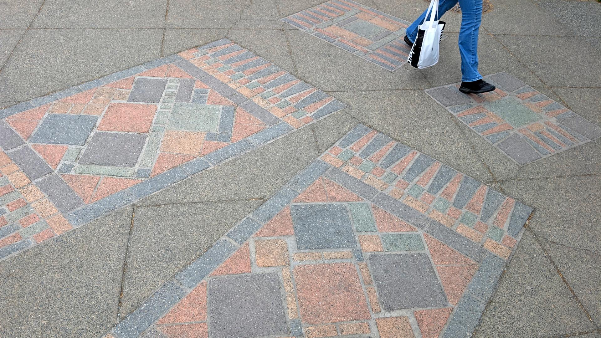 Harris green streetscape street mosaic by Illarion Gallant.